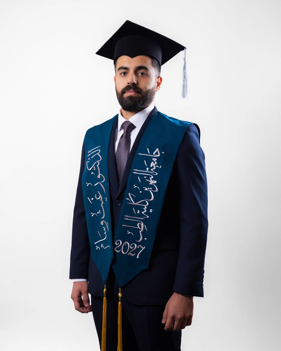 خريج بزي تخرج خامة كامل